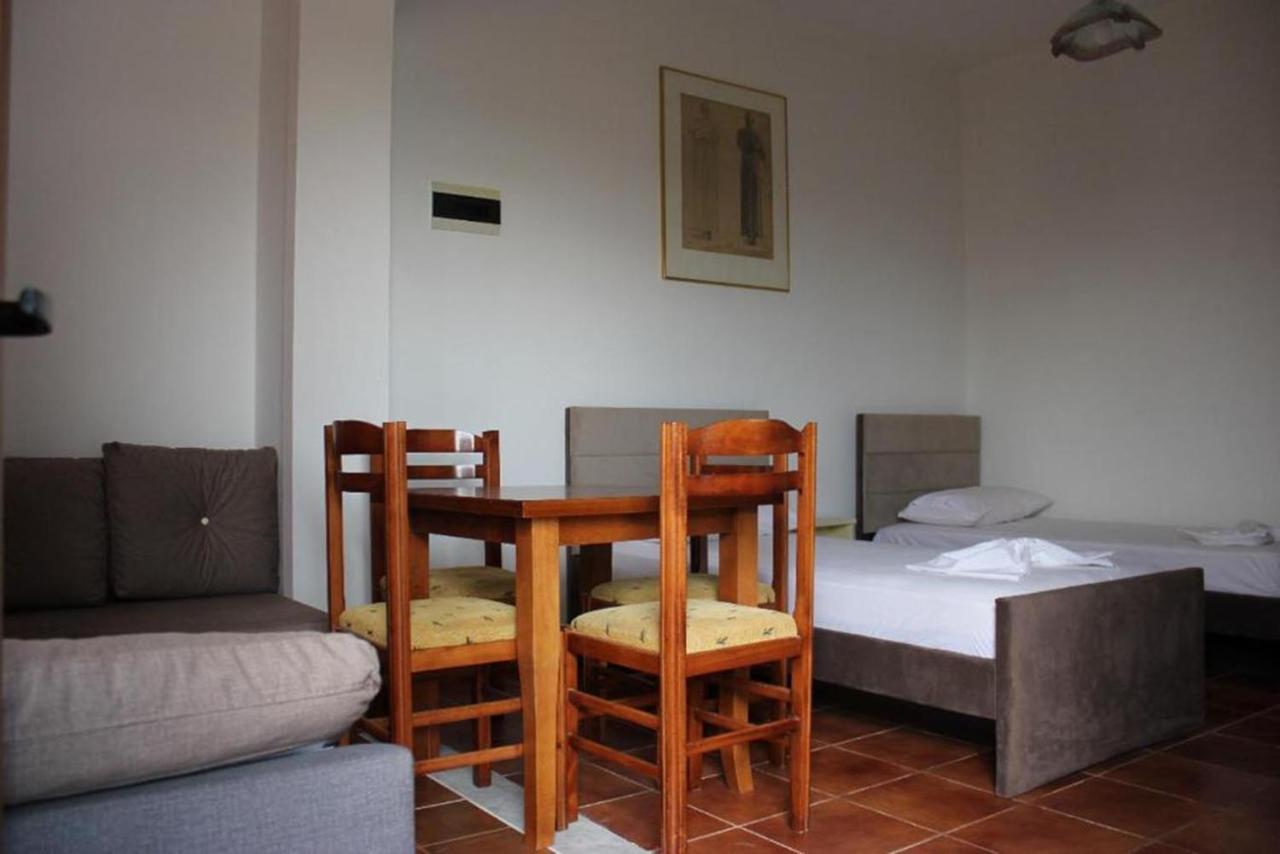 Hotel Athina Velipoje Exterior photo