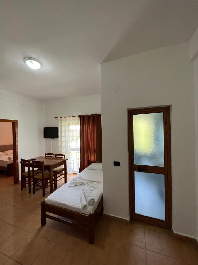 Hotel Athina Velipoje Exterior photo