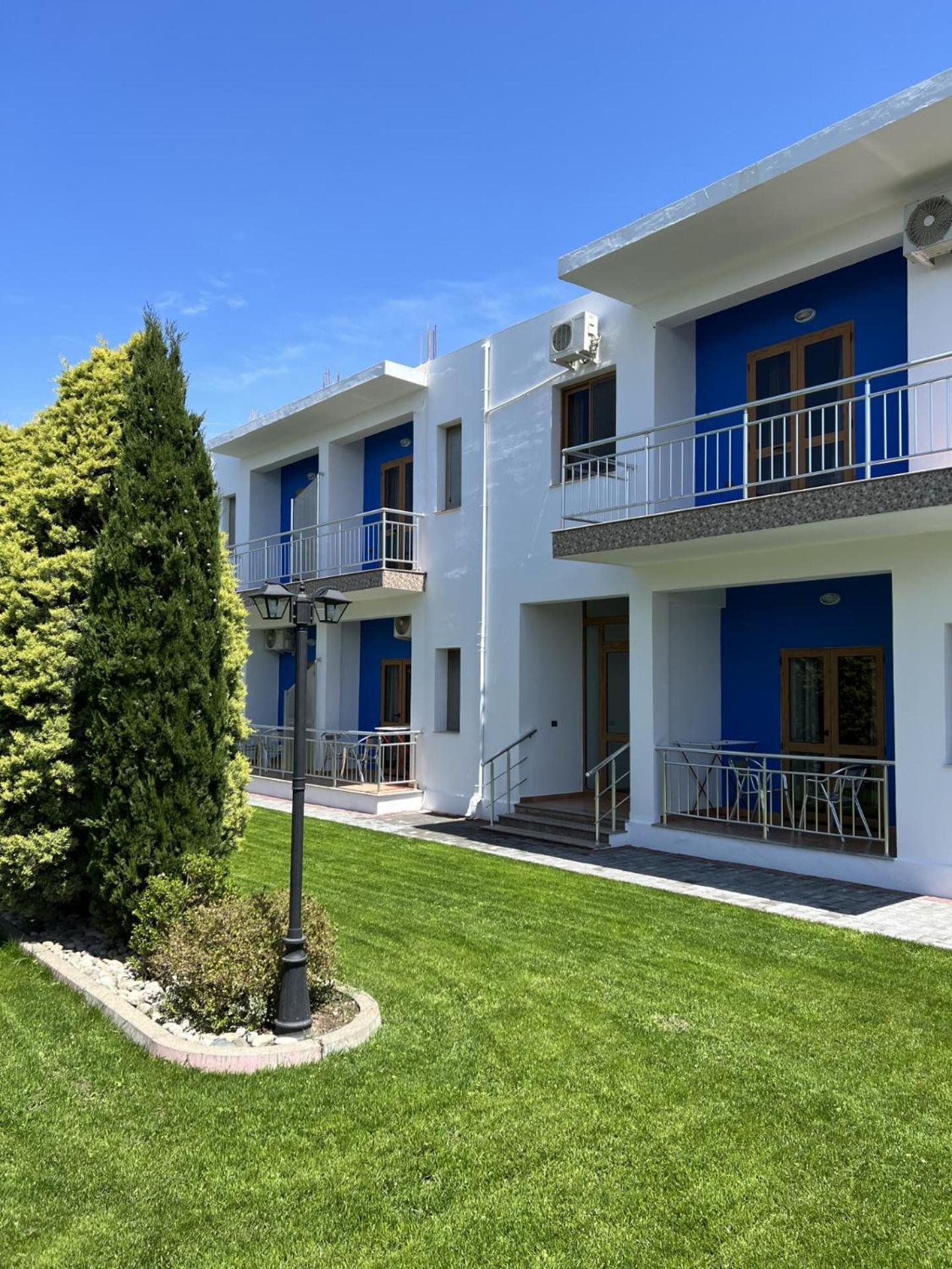 Hotel Athina Velipoje Exterior photo